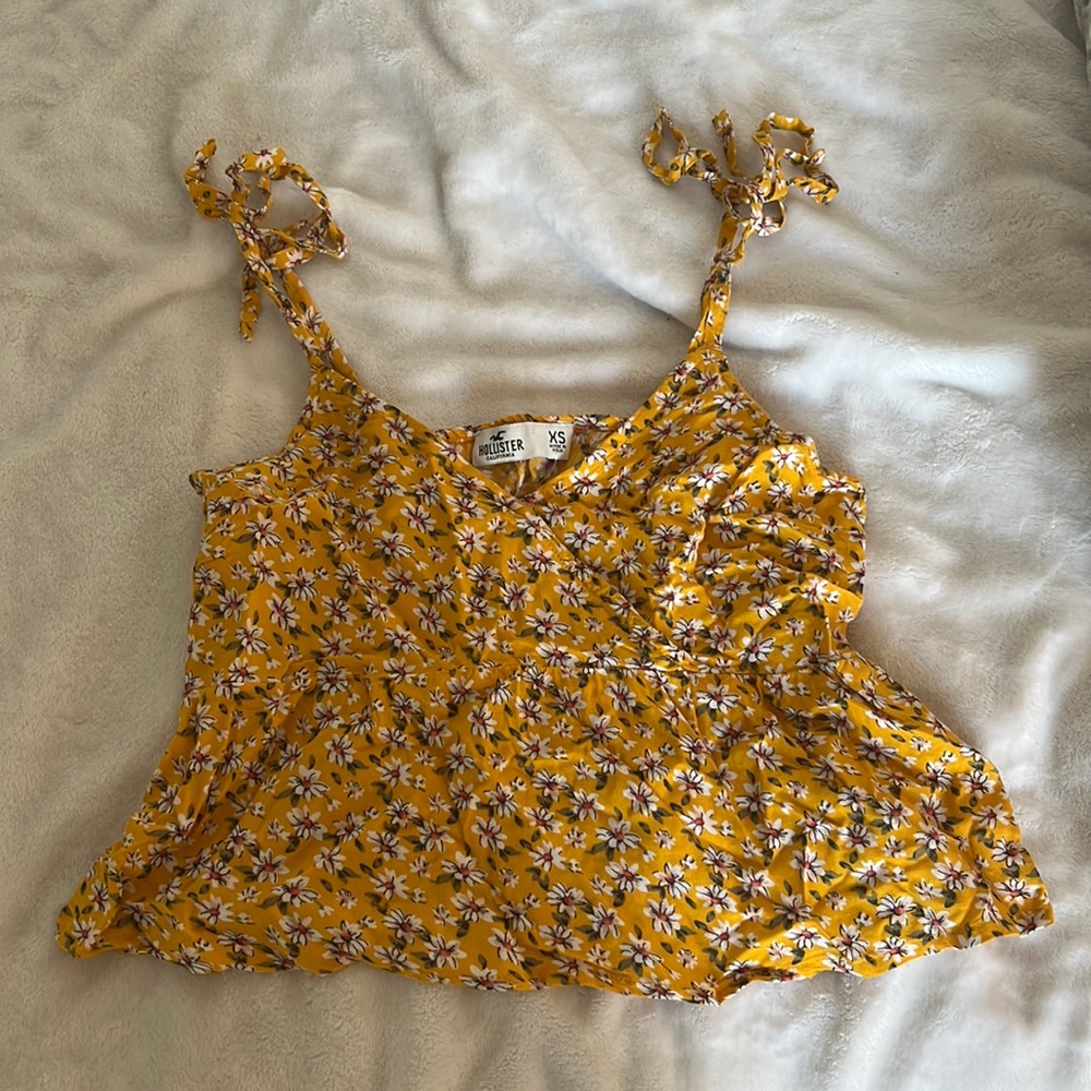 Hollister flower tie tank top